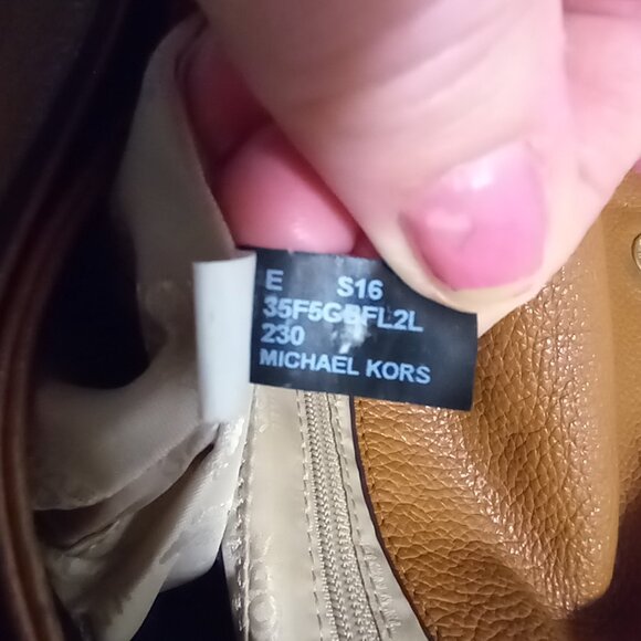 Michael Kors Fold over Shoulder Bag - Picture 10 of 14